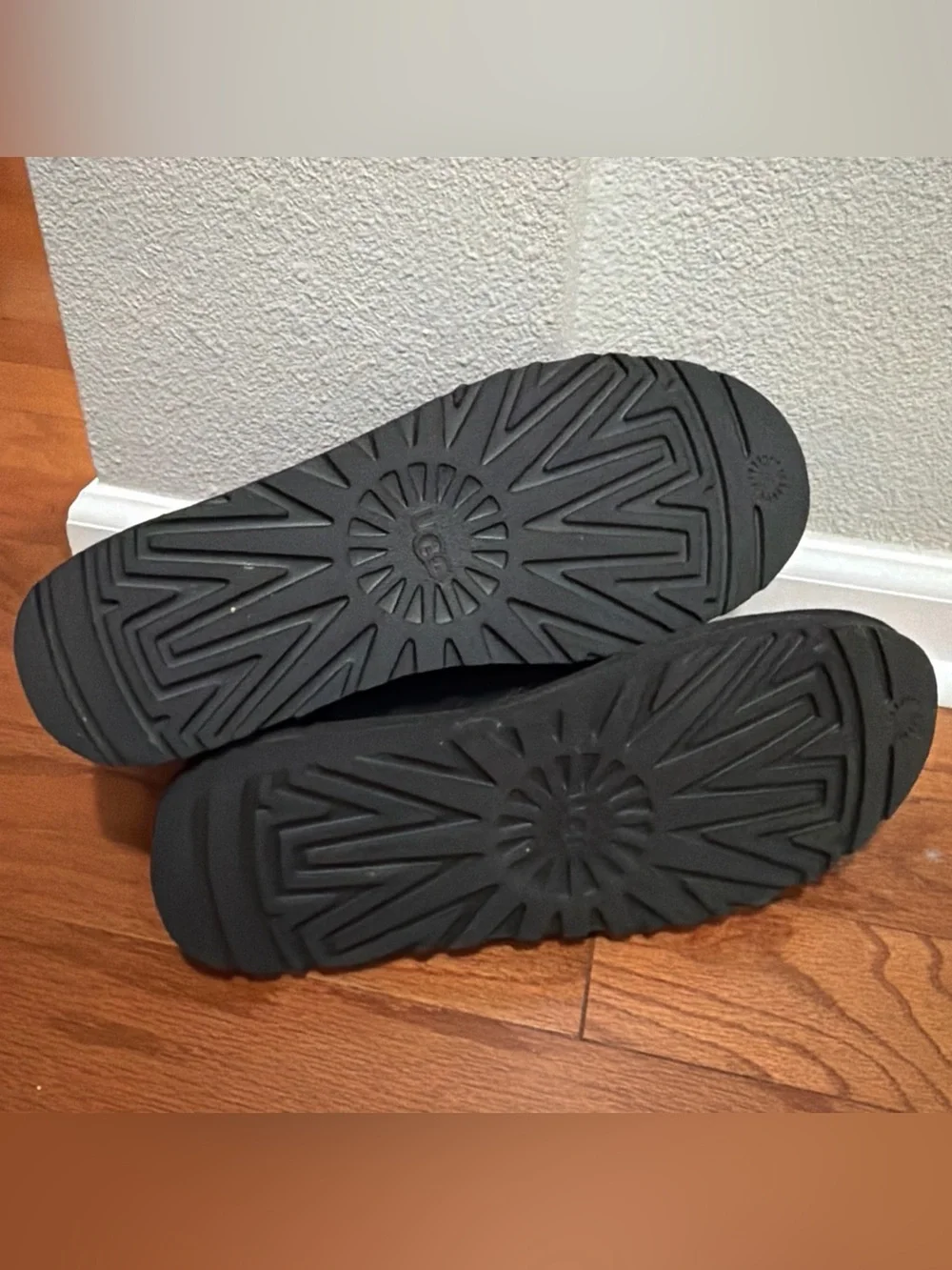 UGG classic men’s